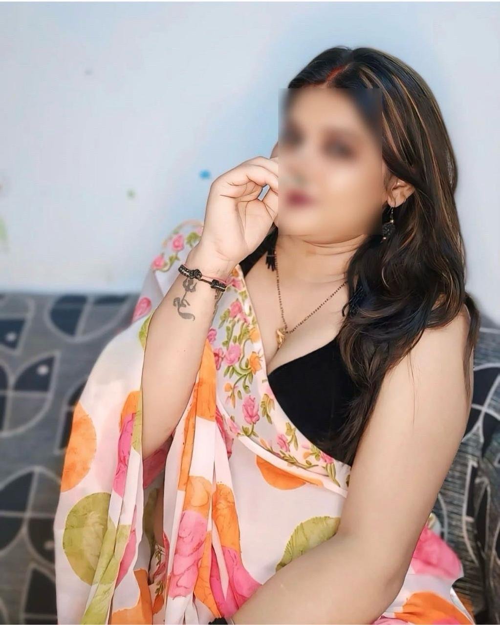 Professional Model Riddhi